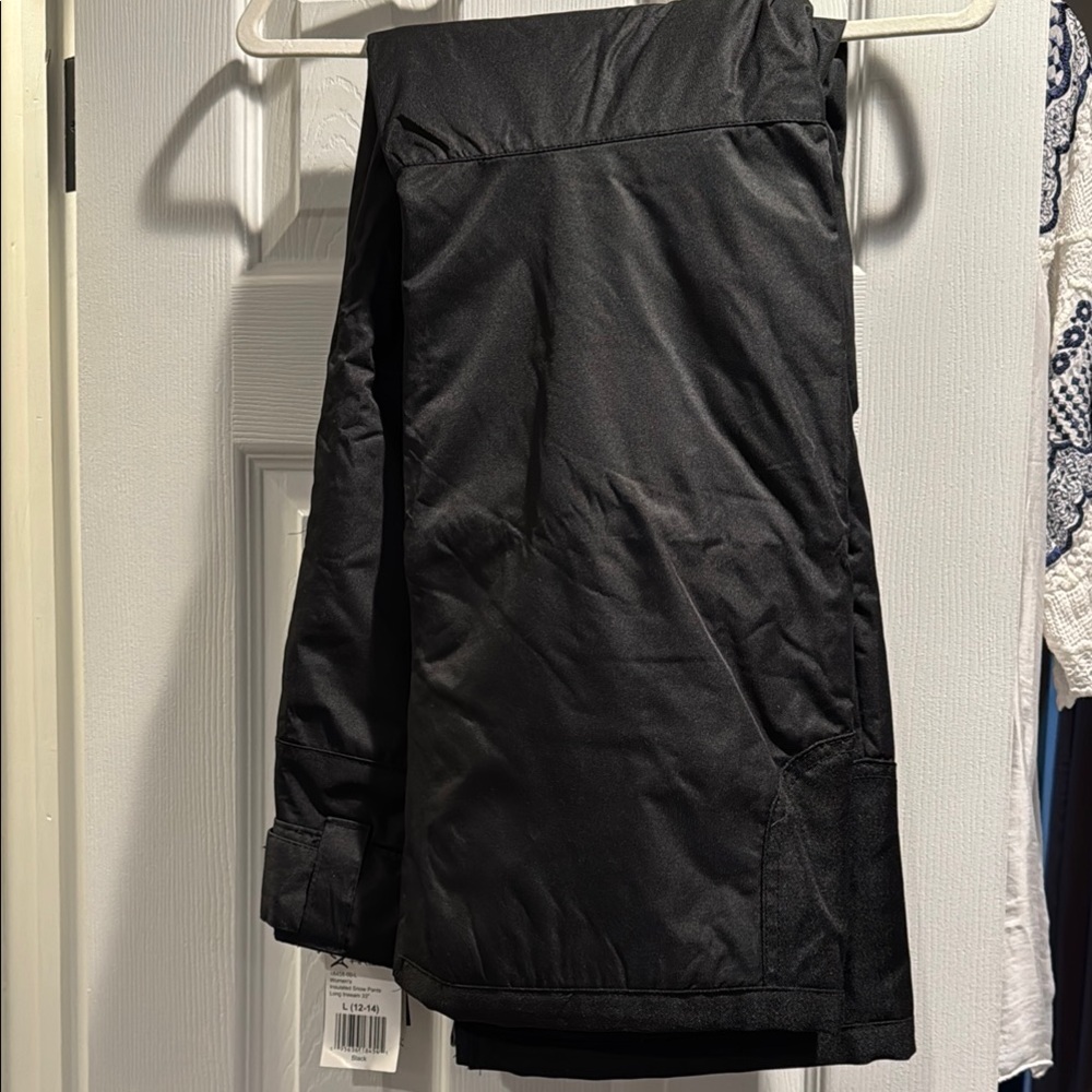 Black snow pants